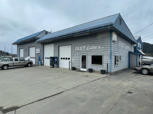 Fast Eddie's shop on W Idaho Ave